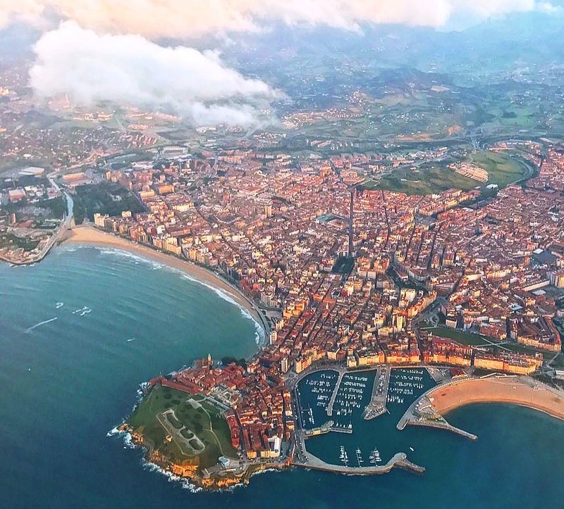 Panorama města Gijón