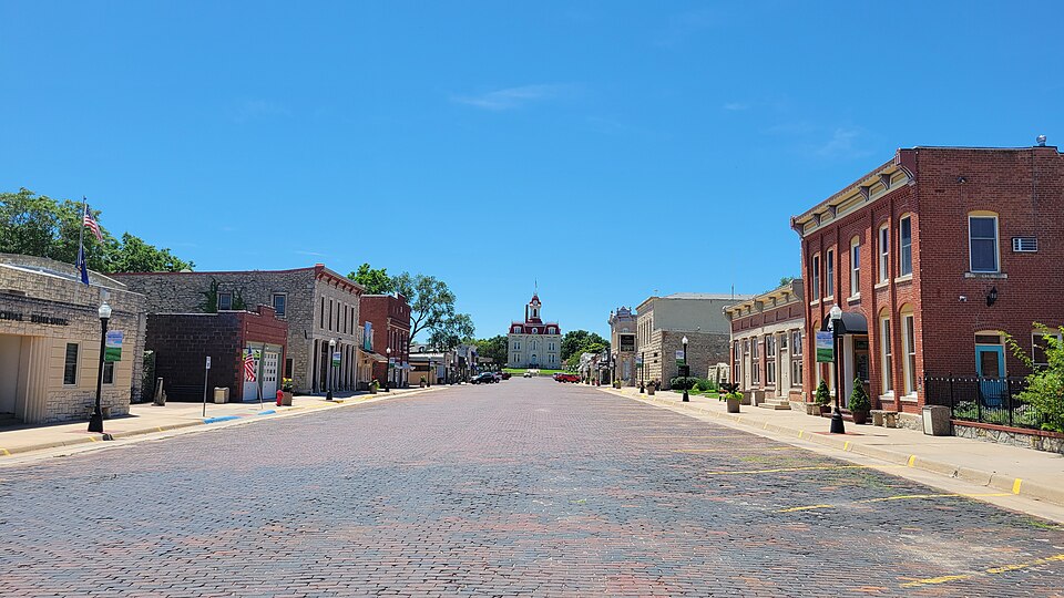 Kansas City, KS — Cost of Living, Housing & Relocation Guide [2026]