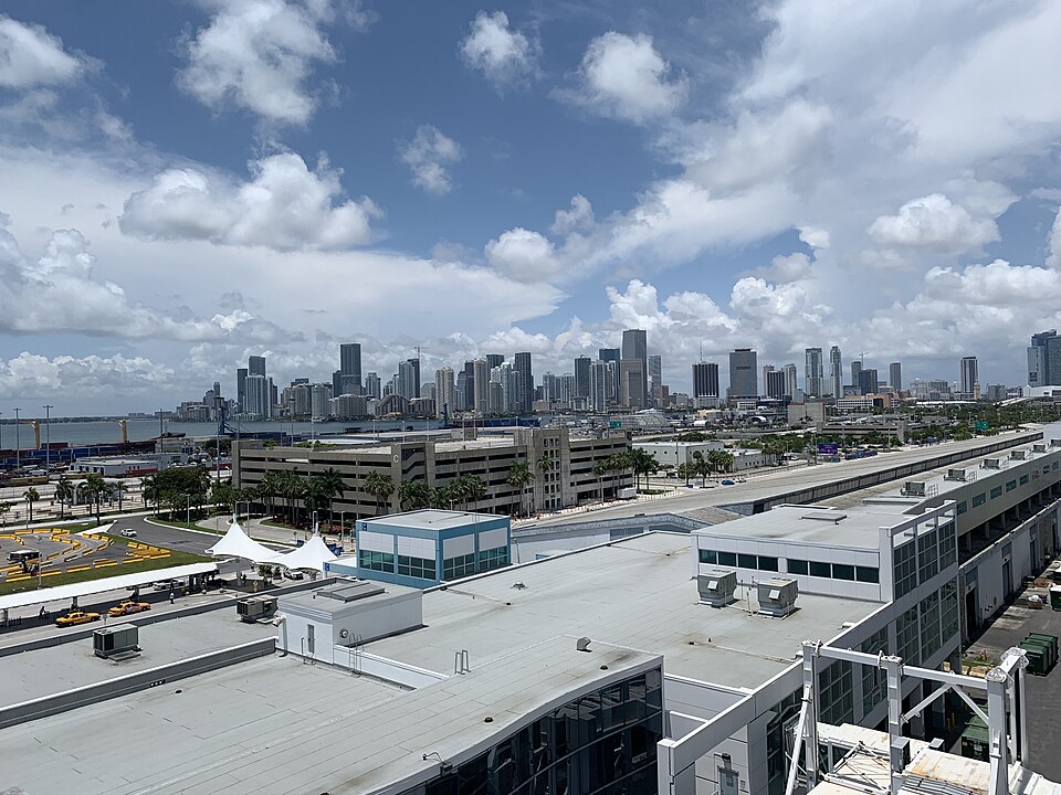 Miami, FL — Cost of Living, Housing & Relocation Guide [2026]